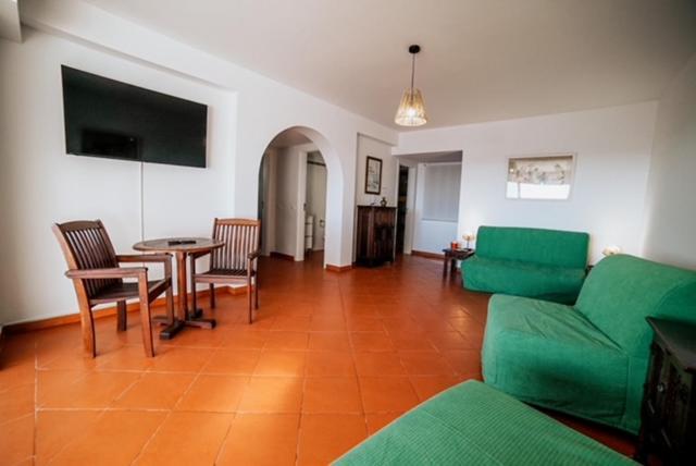 One Bedroom Apartment Marina View อัลบูเฟรา ภายนอก รูปภาพ